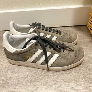 Adidas Gazelle Size 5 Women’s Gray  Sneakers